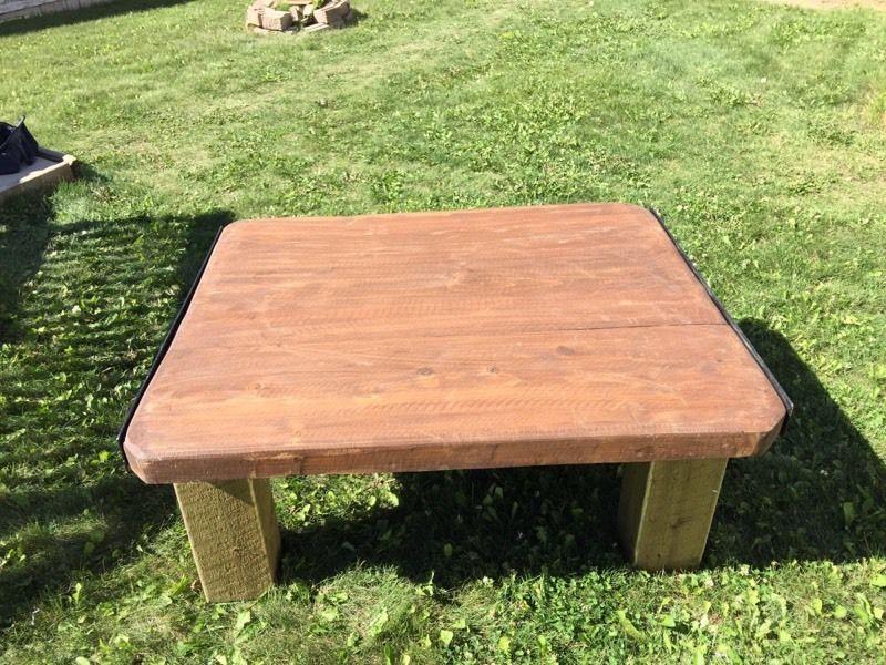 Outdoor coffee table