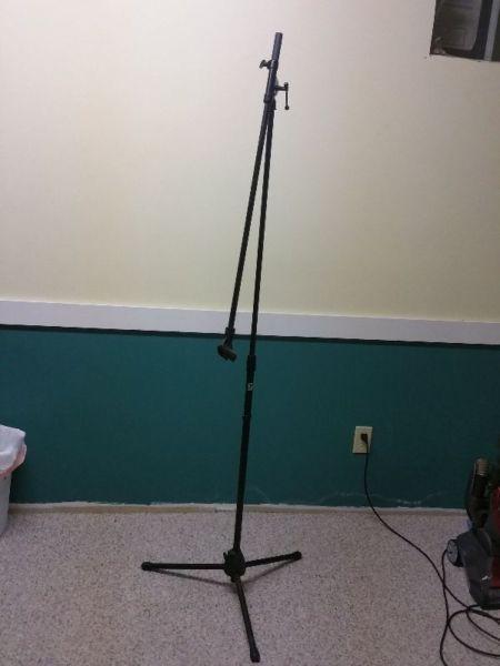 Yorkville telescoping mic stand/with mic holder