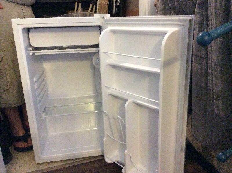 Igloo 3.2 cuft fridge