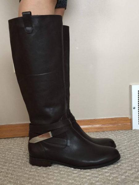 BRAND NEW BROWN LEATHER BOOTS BY ' CALVIN KLEIN ' FOR SALE