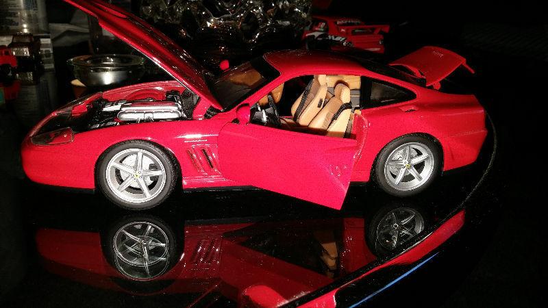 Hot Wheels 100% Collectable Ferrari 575 MM 1:18 Die Cast