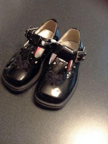 Girl's Dress Shoes - Size 5