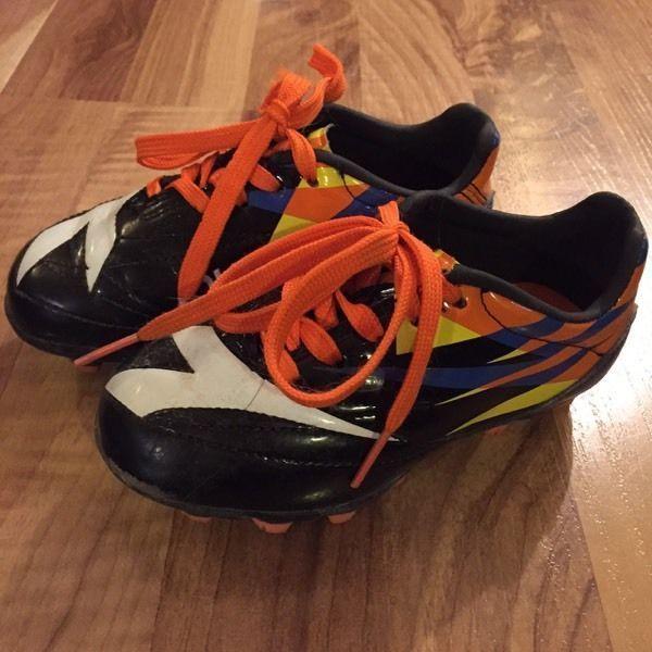 Diadora Soccer cleats toddler size 9