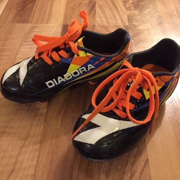 Diadora Soccer cleats toddler size 9