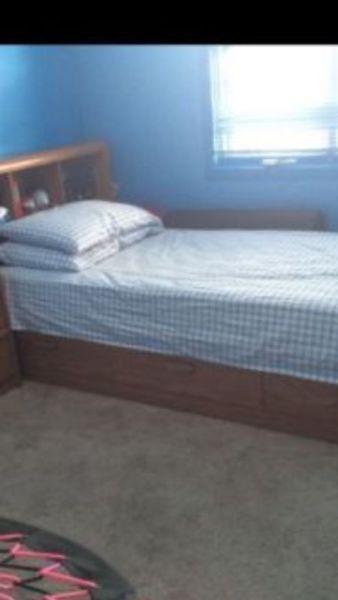 Steal deal bed with Mattress