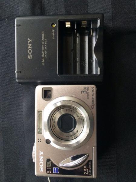 Sony Cybershot 5.1 Megapixel Camera