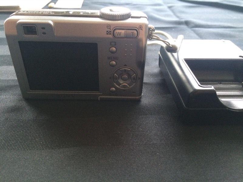 Sony Cybershot 5.1 Megapixel Camera