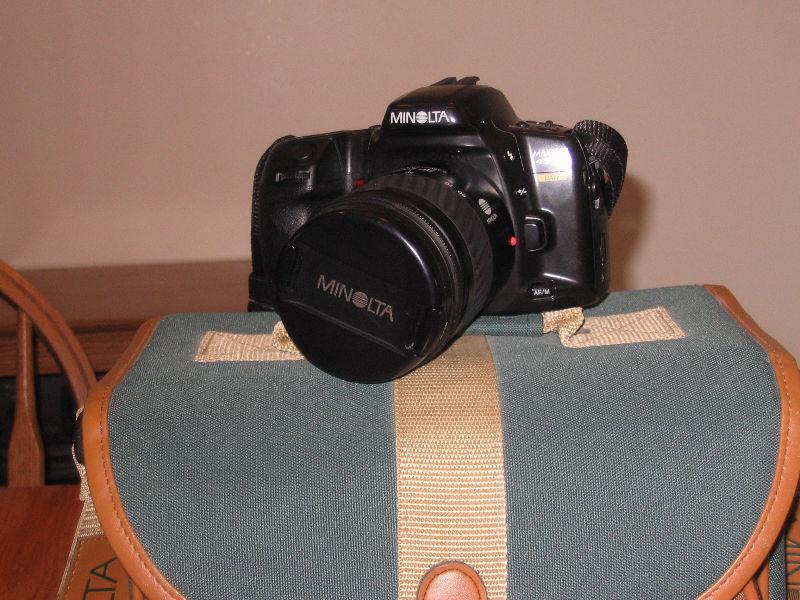 Minolta Maxxum 450 si Panorama Date SLR Camera