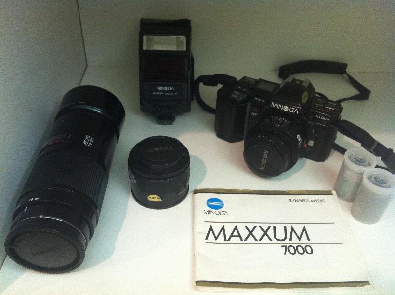 Minolta Maxxum 7000 with accessories