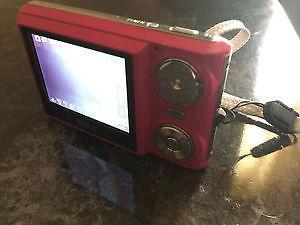 Selling my vivitar camera pink