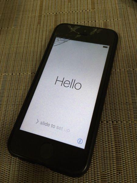 iPhone 5s (Unlocked) - Pre-loved