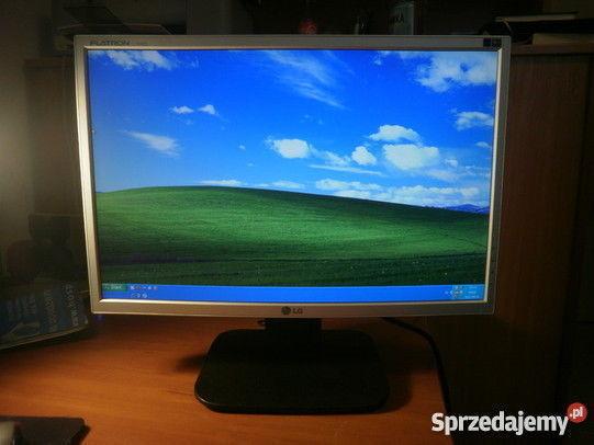 2 LCD Monitors (Acer 17