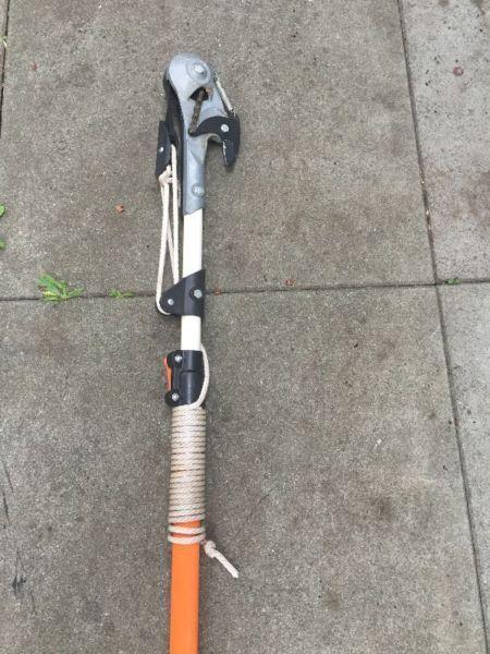 Tree pruner/ trimmer