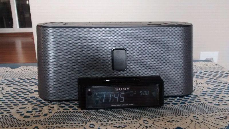 iPod/ iPhone, clock/am fm radio