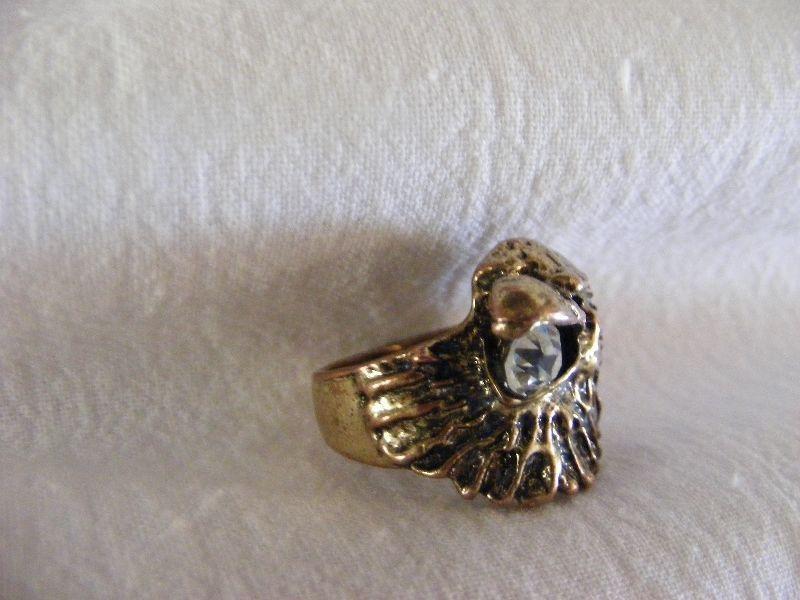 EAGLE HEAD RING WITH CRYSTAL - GOLD TONE