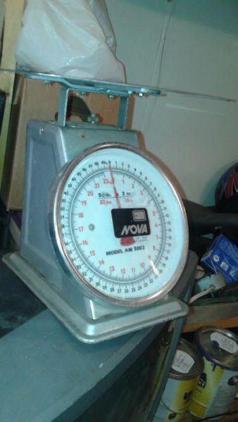 Retro Kitchen Weight Scale for Veg or Grains