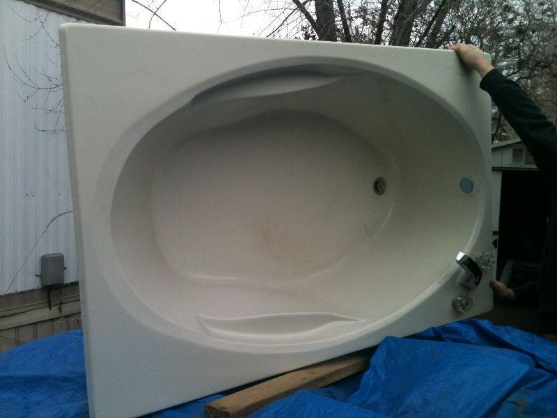 Soaker Tub--Made by Crane-Lightly Used