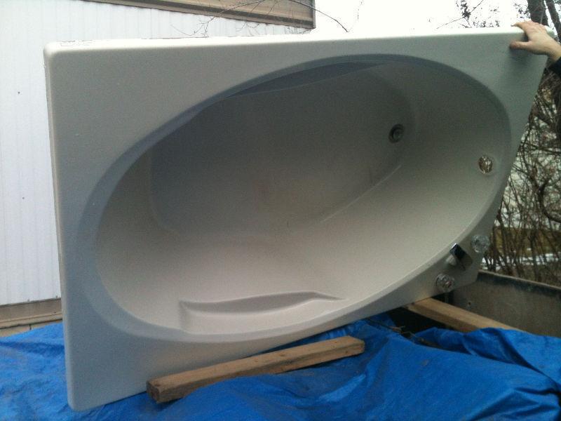 Soaker Tub--Made by Crane-Lightly Used
