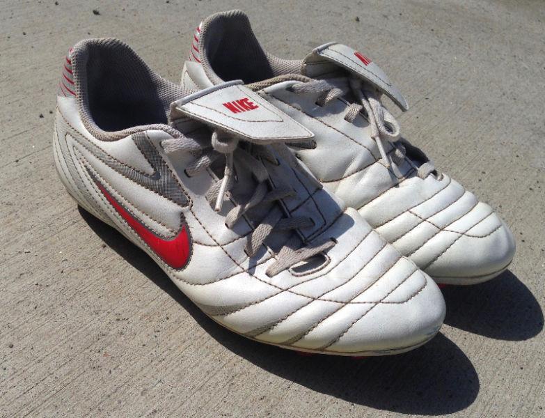 Nike youth soccer cleats