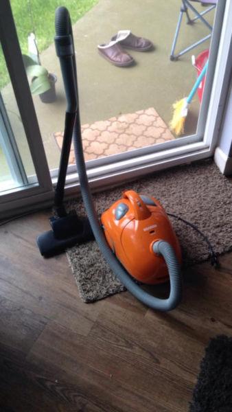 Hoover S1361 Space-concious Canister Vacuum