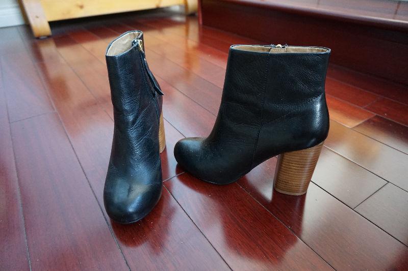 Chinese Laundry chunky heel booties