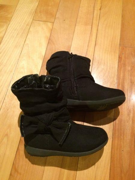 Black size 6 girls boots