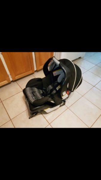 Graco infant car seat (quick connect)