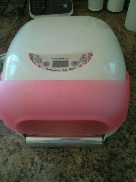 Professional nail dryer