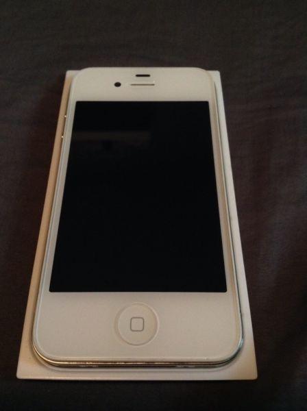 Apple iPhone 4 8GB White Rogers