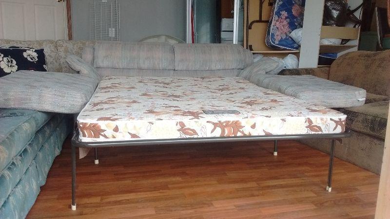 Couch hide A bed ,FROM SMOKE FREE AND PETS FREE HOME