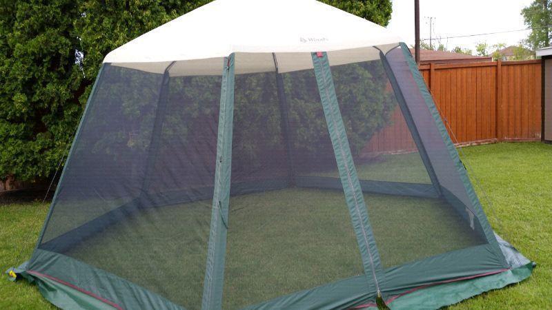 Woods screen tent