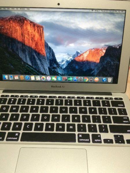 MacBook Air 11 Inch EXCELLENT CONDITION! Need to GO ASAP!