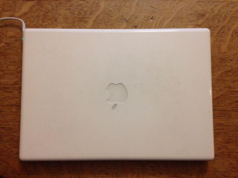 Macbook - very good condition, fully functuional