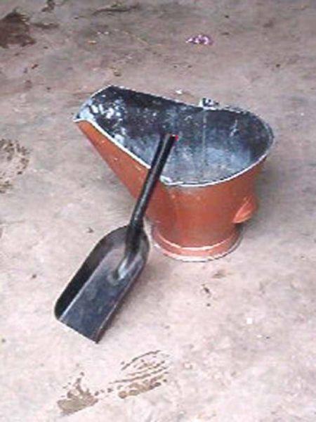 Coal/ash bucket with shovel