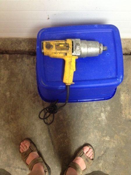 Dewalt 3/4 inch square drive impact wrench