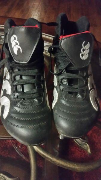 Size 8 Women's Leather Soccer Shoes