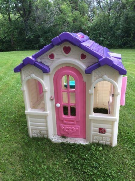Step 2 outdoor playhouse