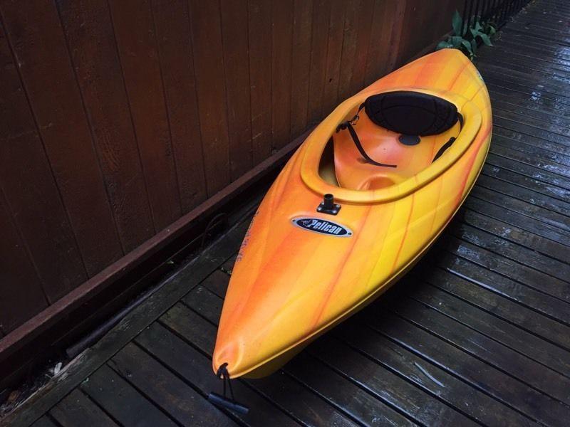 Mint Kayak with Paddle