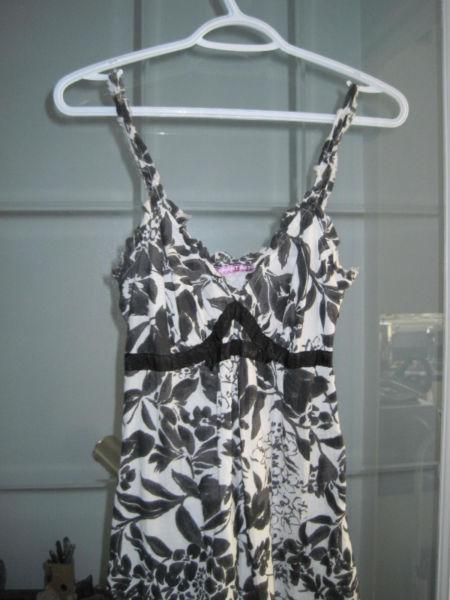 Brand New Black and White Floral Print Summer Dress - Size 0