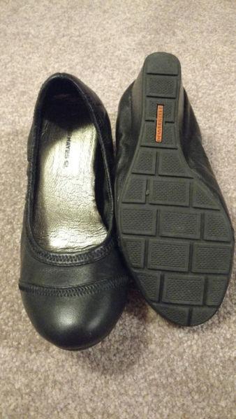 Black Leather Shoes-Denverhayes- Size 5.5-6W / Size 4 big girls