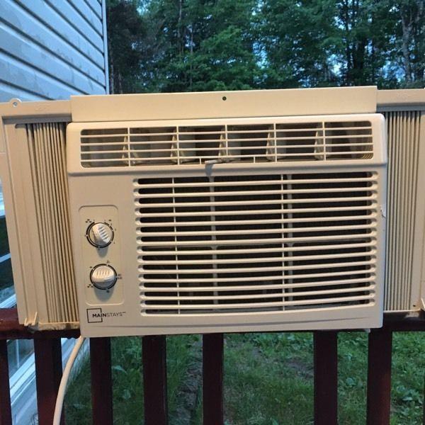 Air conditioner , like new
