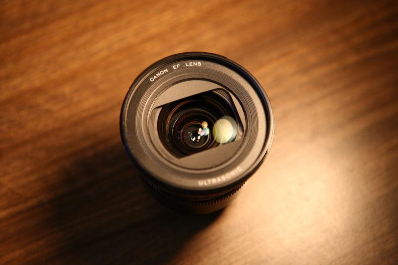 Canon 20-35mm F/3.5-4.5 USM EF Lens