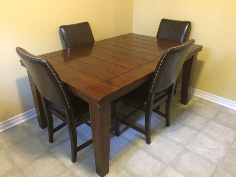 Beautiful Solid Wood Dining Table and 6 Leather Chair Set