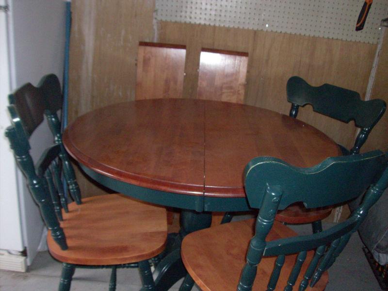 WOODEN TABLE + 4 CHAIRS + 2 EXTENSIONS