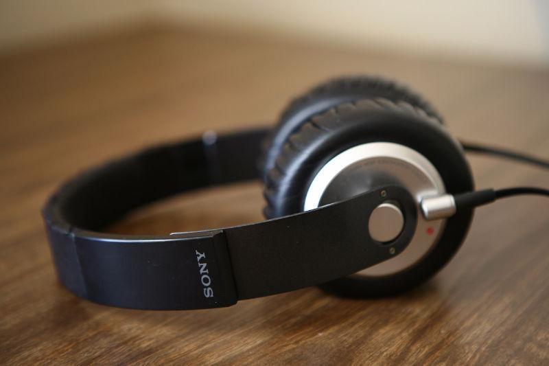 Sony MDR-XB500 headphone
