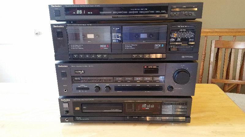 Technics 4 component stereo with big Tower Speakers + Remote con