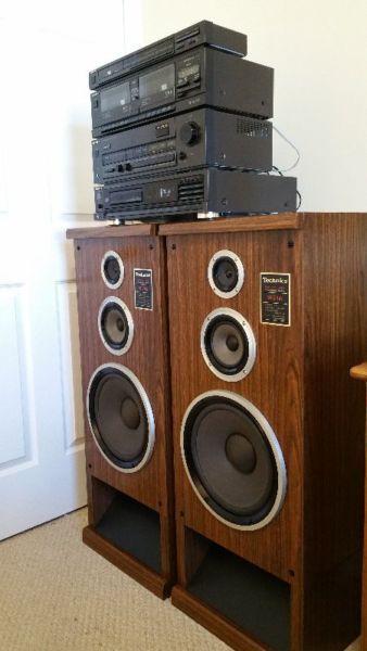 Technics 4 component stereo with big Tower Speakers + Remote con