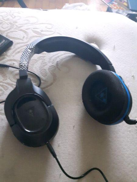 Turtle beach headset ( straps broken but still can be used)