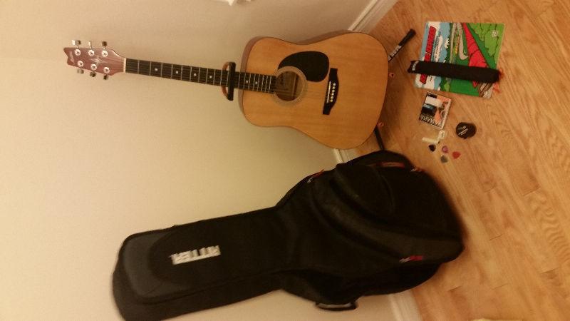 Montana Acoustic Guitar in Great Condition+carrying bag