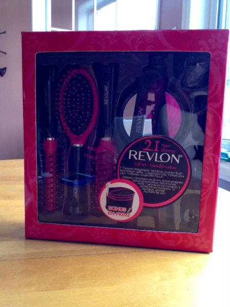 21 Piece New Revlon Hair Kit